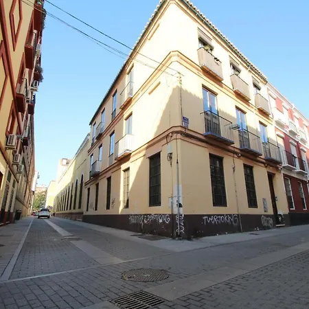 Del Parque Flats Alvarez Apartment